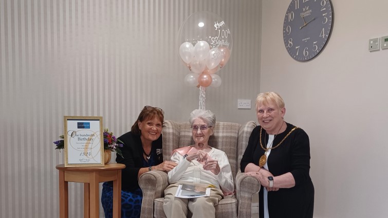 Betty Neil with Provost Margaret Cooper and Deputy Lieutenant Alison Plummer